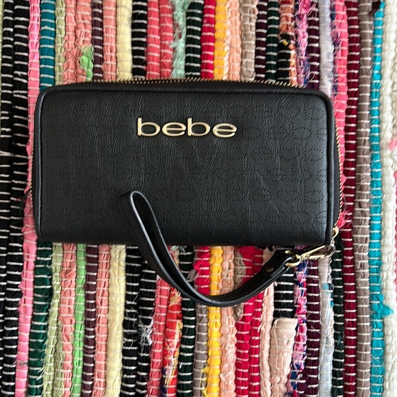 Clutch all almost 97 % new except 1 bug all these brands for a cheap price - Picture 2 of 11